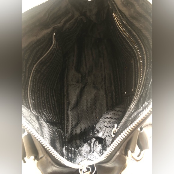 Prada soft black leather handbag. Vintage. Excellent condition. - Picture 8 of 9